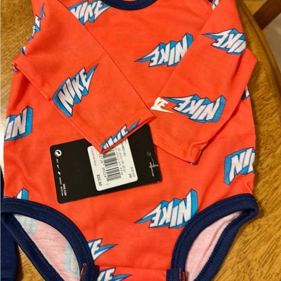 New Nike Infant Set - Bold Orange and Blue— size 3 mos - Picture 4 of 8